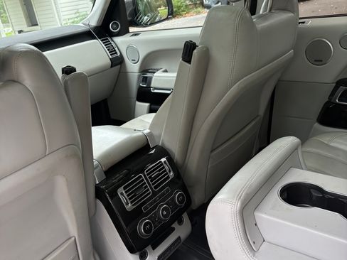 Used 2014 Land Rover Range Rover HSE image 9