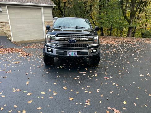 Used 2020 Ford F150 Lariat image 2