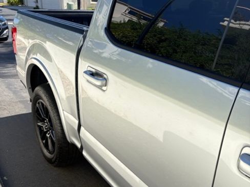 Used 2019 Ford F150 Lariat w/ Equipment Group 501A Mid AWD/4WD image 15