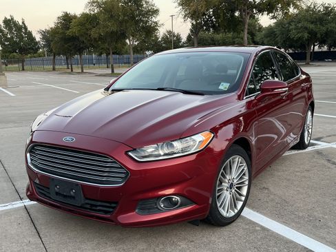 Used 2014 Ford Fusion SE w/ Equipment Group 202A FWD image 1