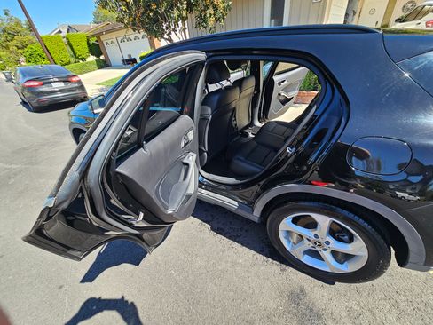 Used 2019 Mercedes-Benz GLA 250 250 Sport Utility 4D image 10