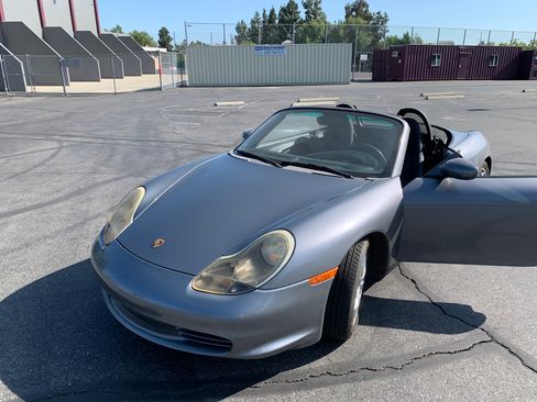 Used 2004 Porsche Boxster RWD image 4