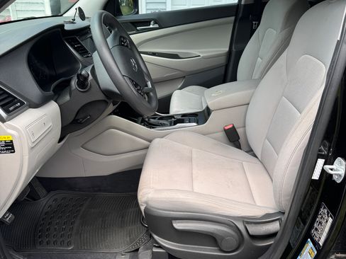 Used 2017 Hyundai Tucson SE w/ Cargo Package FWD image 14