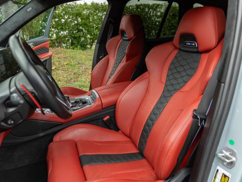 Used 2024 BMW X5 M Competition w/ Executive Package image 16