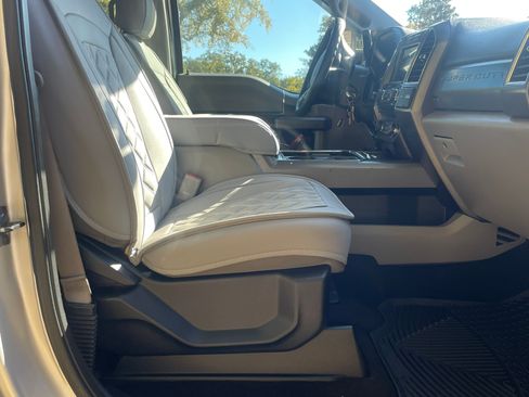 Used 2017 Ford F250 XLT w/ XLT Premium Package image 6