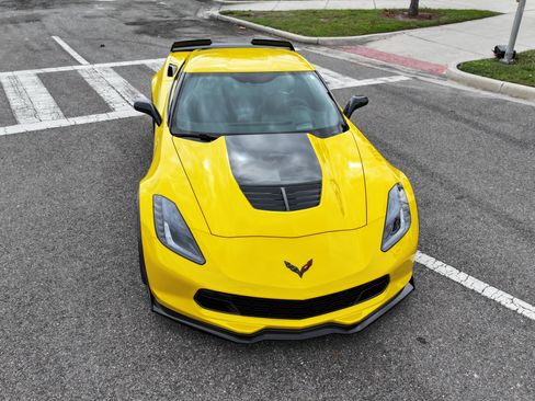Used 2015 Chevrolet Corvette Z06 w/ 2LZ Preferred Equipment Group image 6