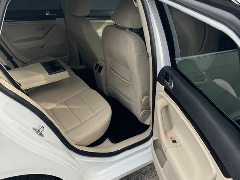 Used 2014 Volkswagen Jetta TDI image 12