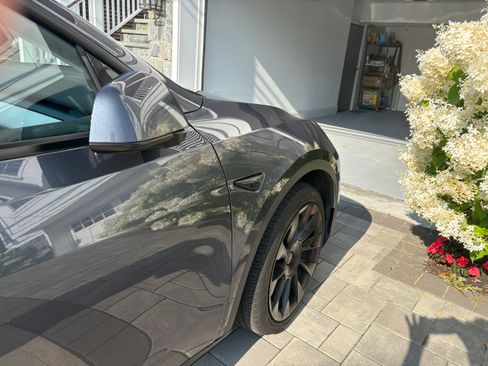 Used 2023 Tesla Model Y Long Range AWD/4WD image 25