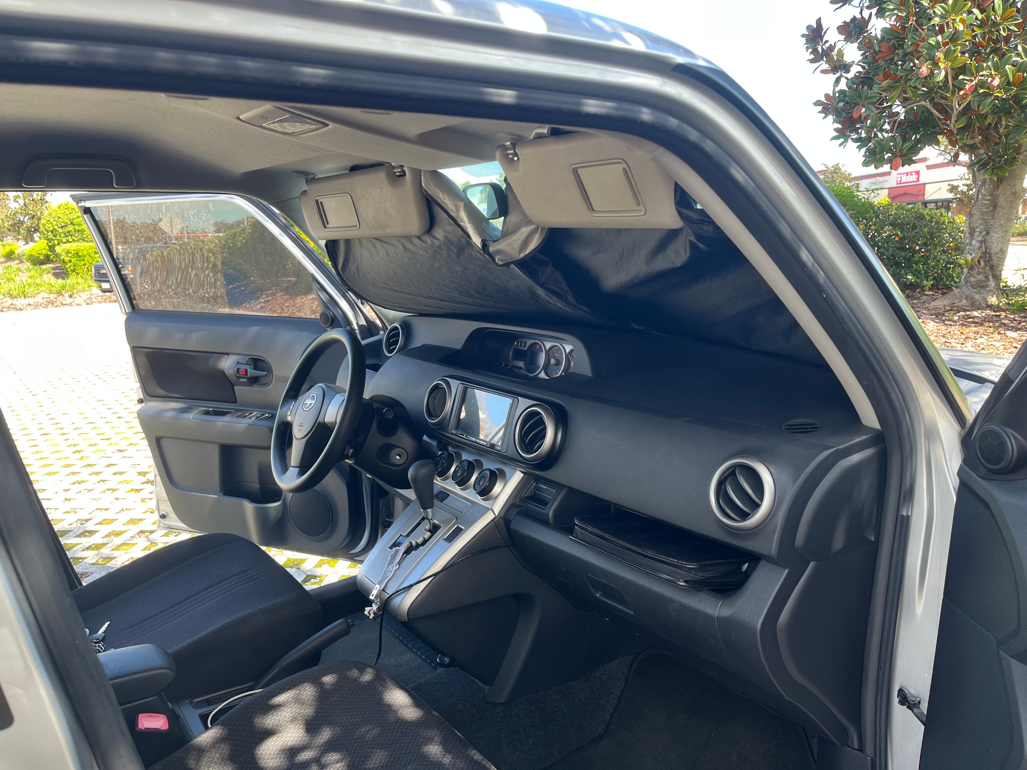 Used 2010 Scion xB FWD image 9