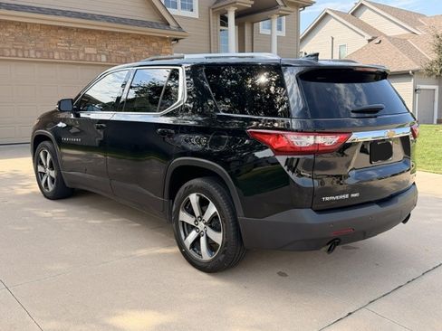 Used 2018 Chevrolet Traverse LT AWD/4WD image 9
