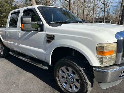 Used 2010 Ford F250 Lariat image 8