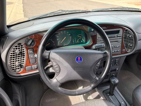 Used 2002 Saab 9-3 SE image 19