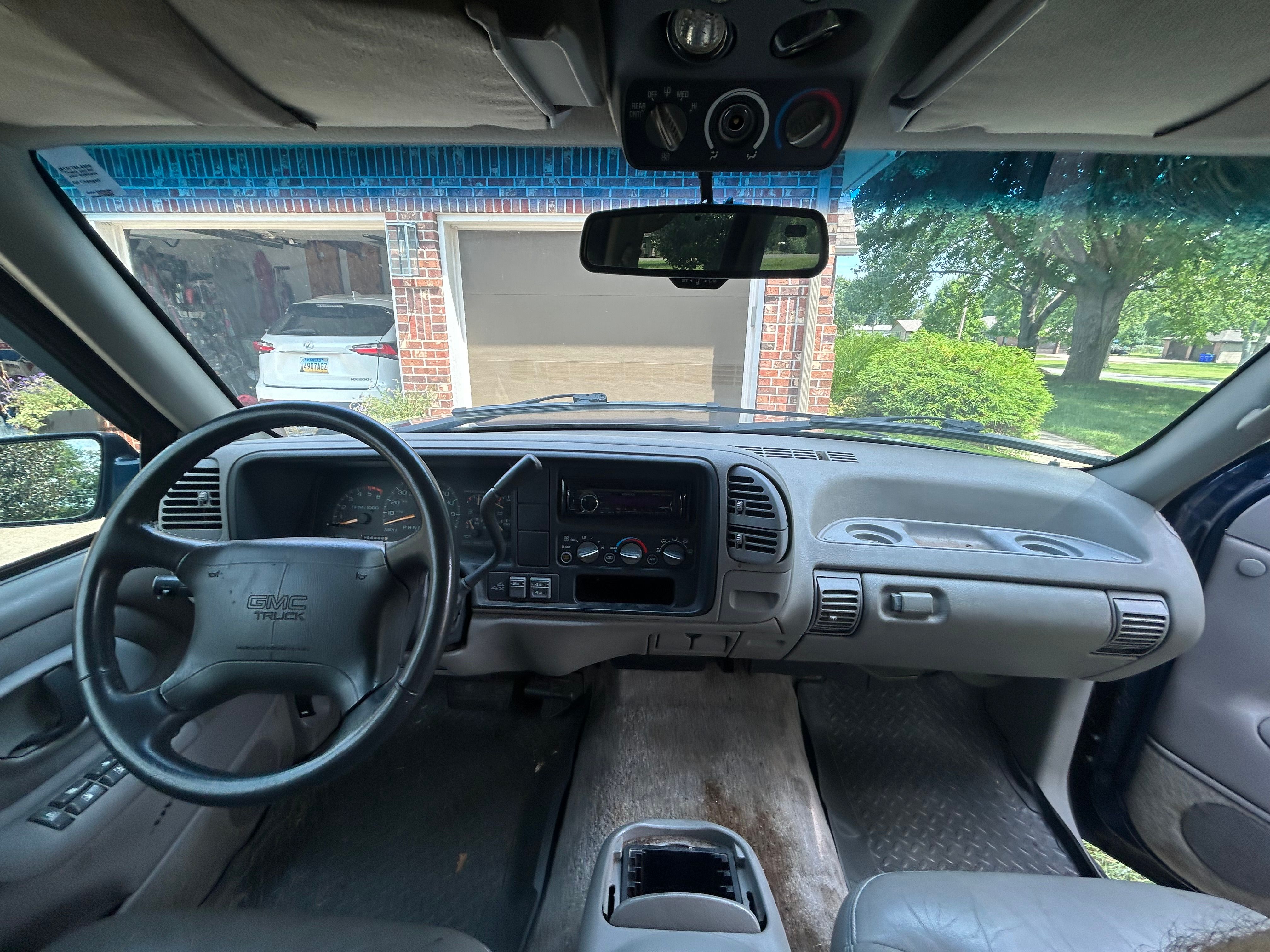 Used 1996 GMC Suburban 2500 AWD/4WD image 26