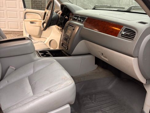 Used 2012 GMC Sierra 2500 SLT w/ SLT Convenience Package image 9