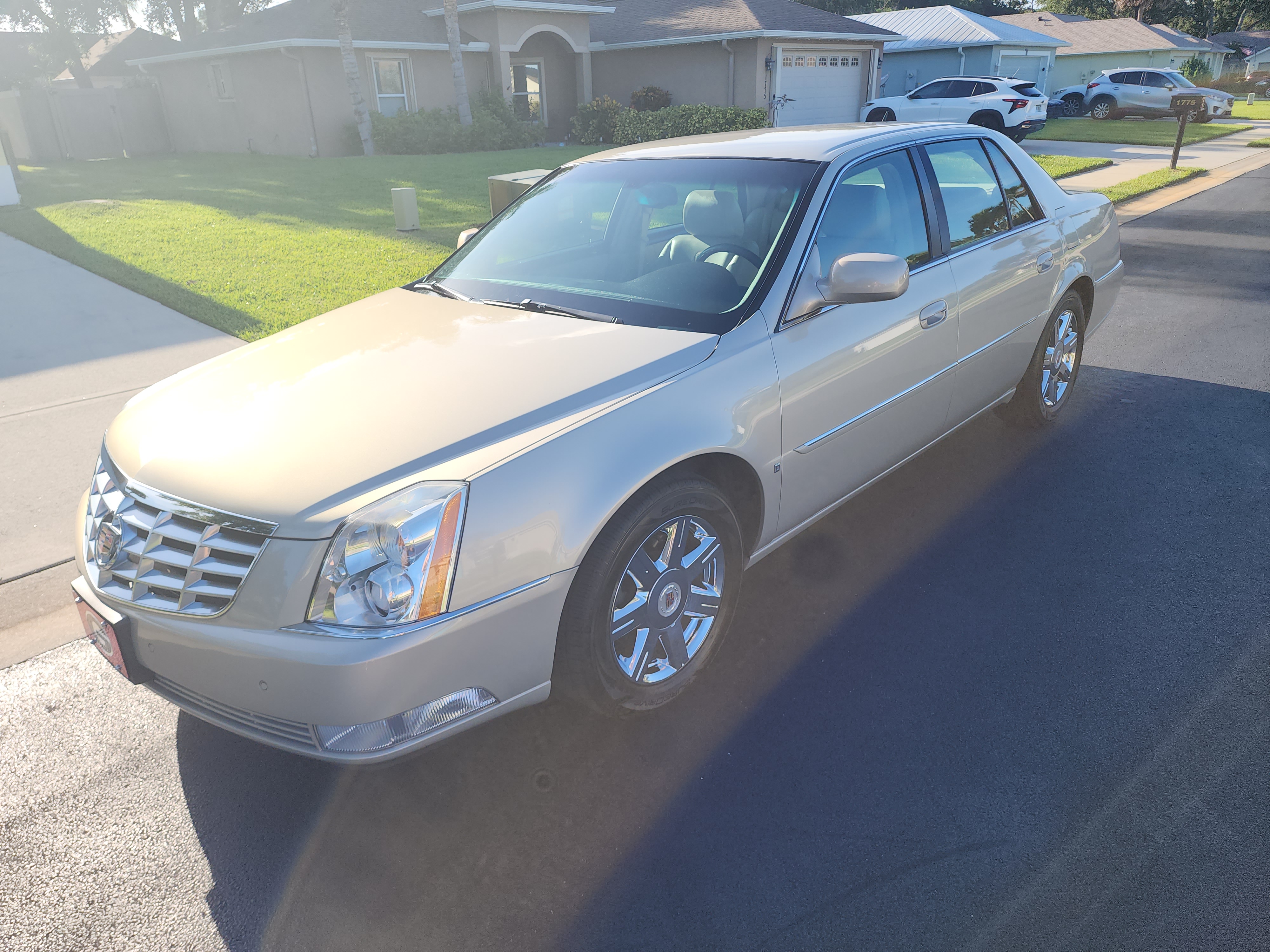 Used 2007 Cadillac DTS Luxury I w/ Trunk Convenience Package FWD image 5