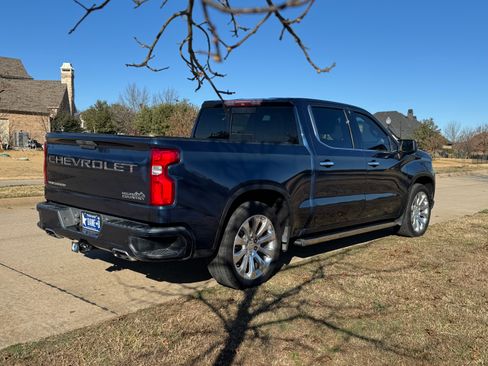 Used 2019 Chevrolet Silverado 1500 High Country w/ Technology Package image 5
