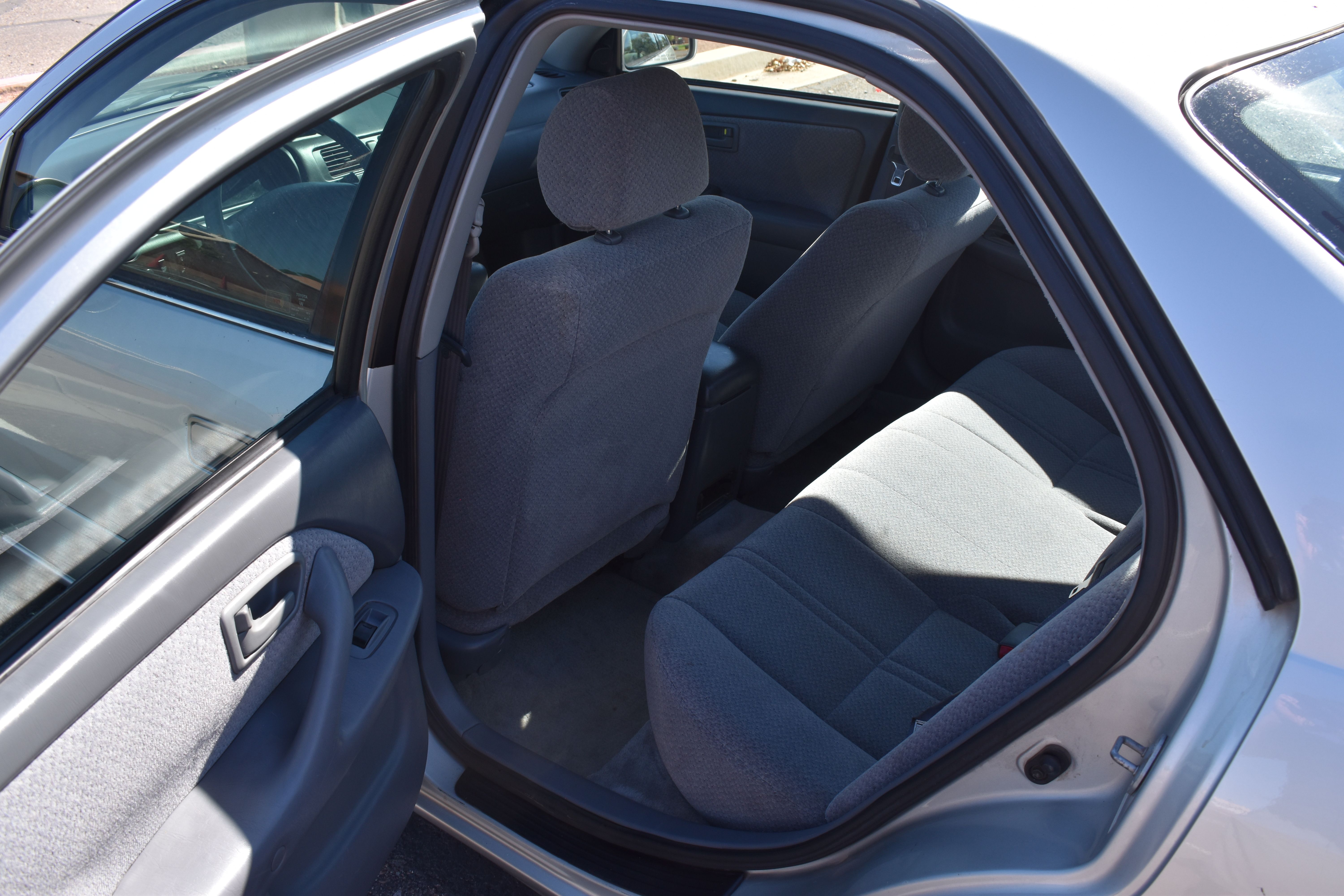 Used 2001 Toyota Camry XLE FWD image 11