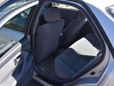 Used 2001 Toyota Camry XLE image 11