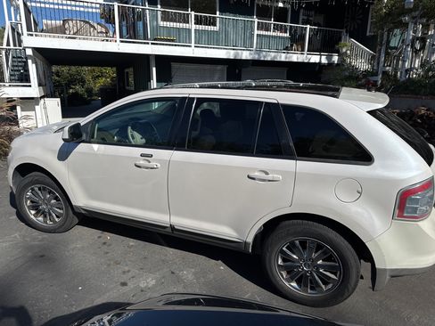 Used 2010 Ford Edge SEL image 2