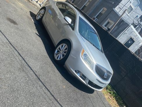 Used 2012 Buick Verano Leather FWD image 4