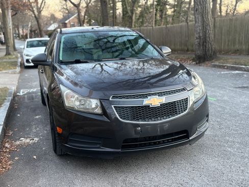 Used 2014 Chevrolet Cruze LS image 5