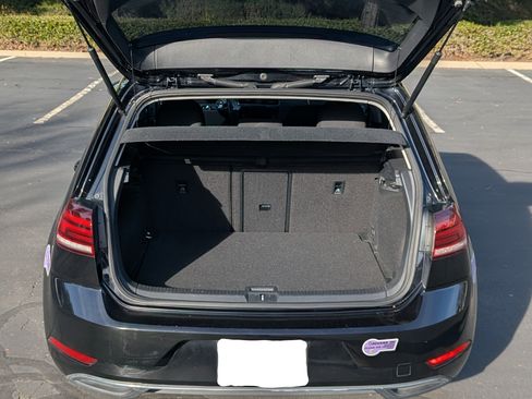 Used 2019 Volkswagen e-Golf SE w/ Driver Assistance Package image 6