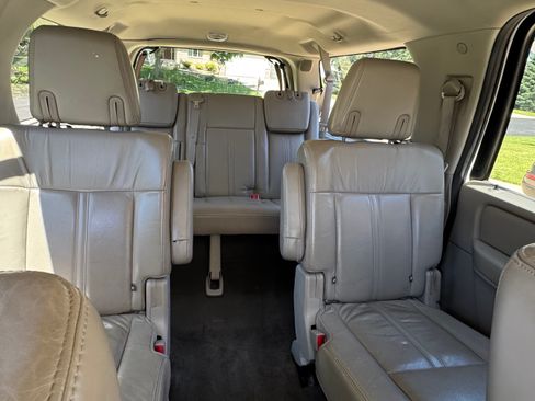 Used 2016 Lincoln Navigator L Select AWD/4WD image 21