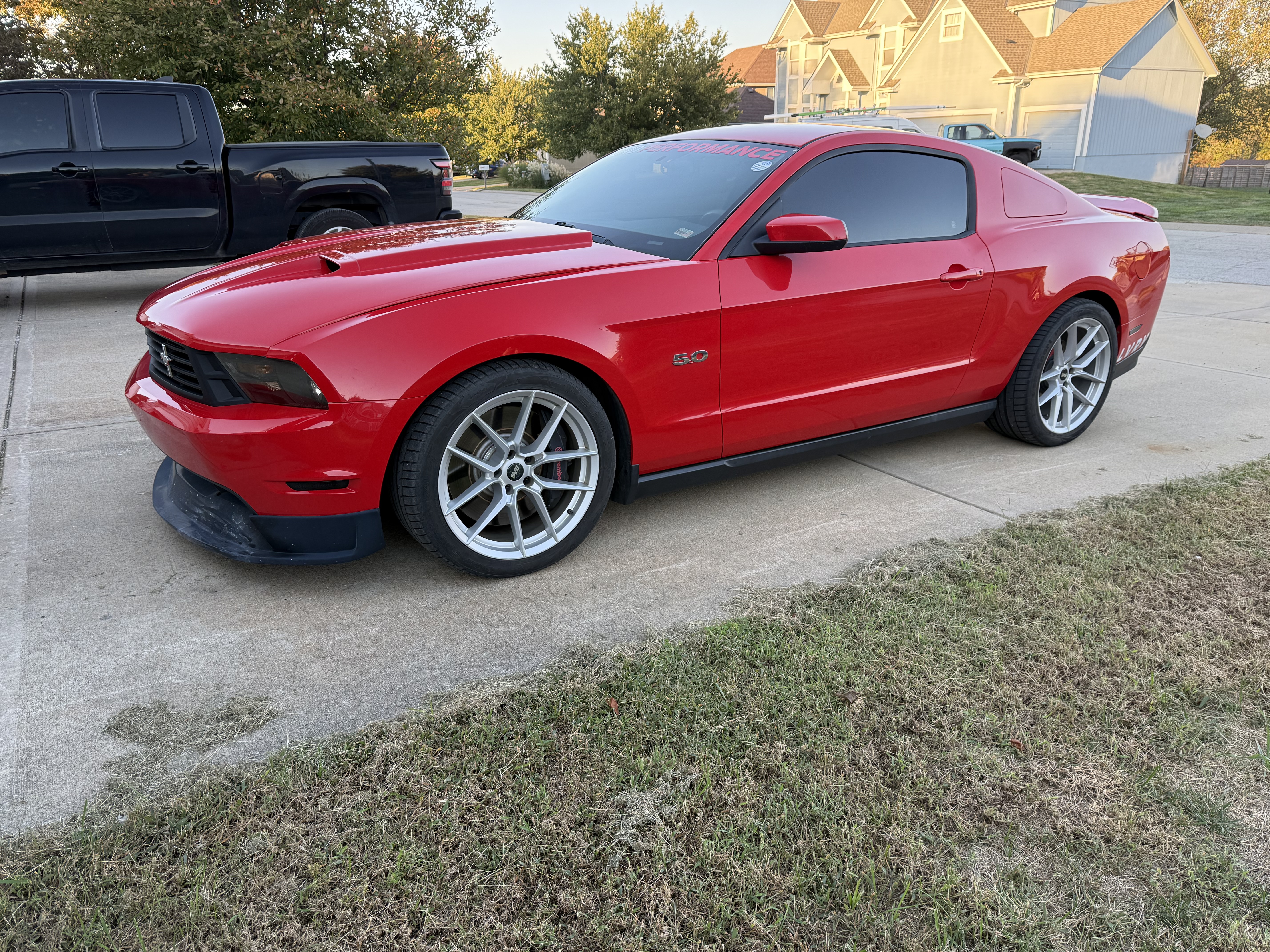 Used 2012 Ford Mustang GT Premium RWD image 5