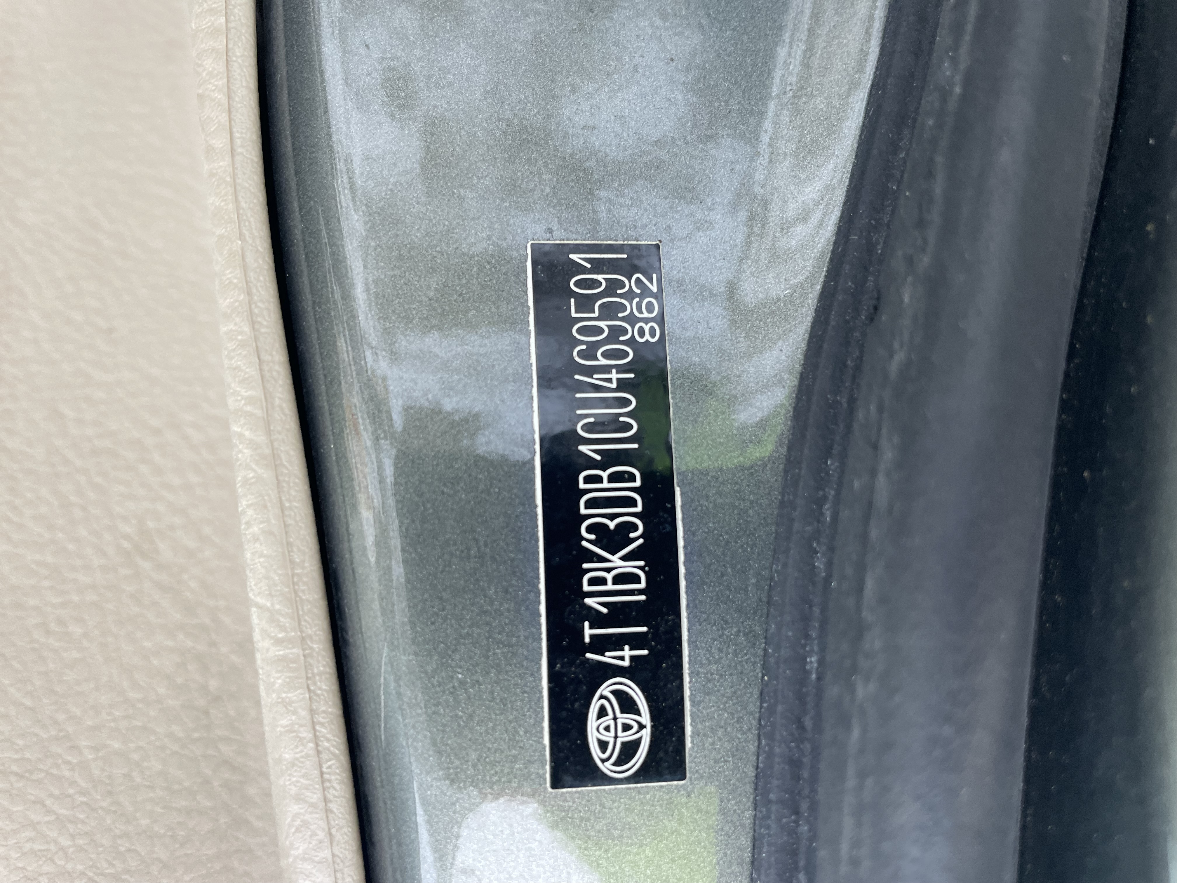 Used 2012 Toyota Avalon FWD image 2
