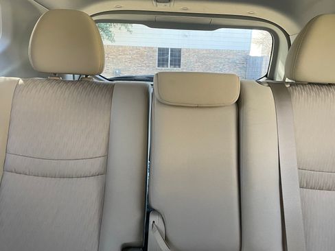 Used 2020 Nissan Rogue SV w/ Premium Package image 11