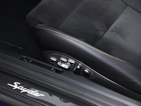 Used 2020 Porsche 718 Boxster Spyder image 19