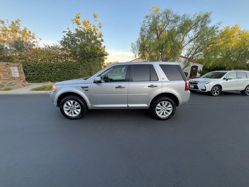 Used 2012 Land Rover LR2 HSE w/ Climate Comfort Pkg AWD/4WD image 8