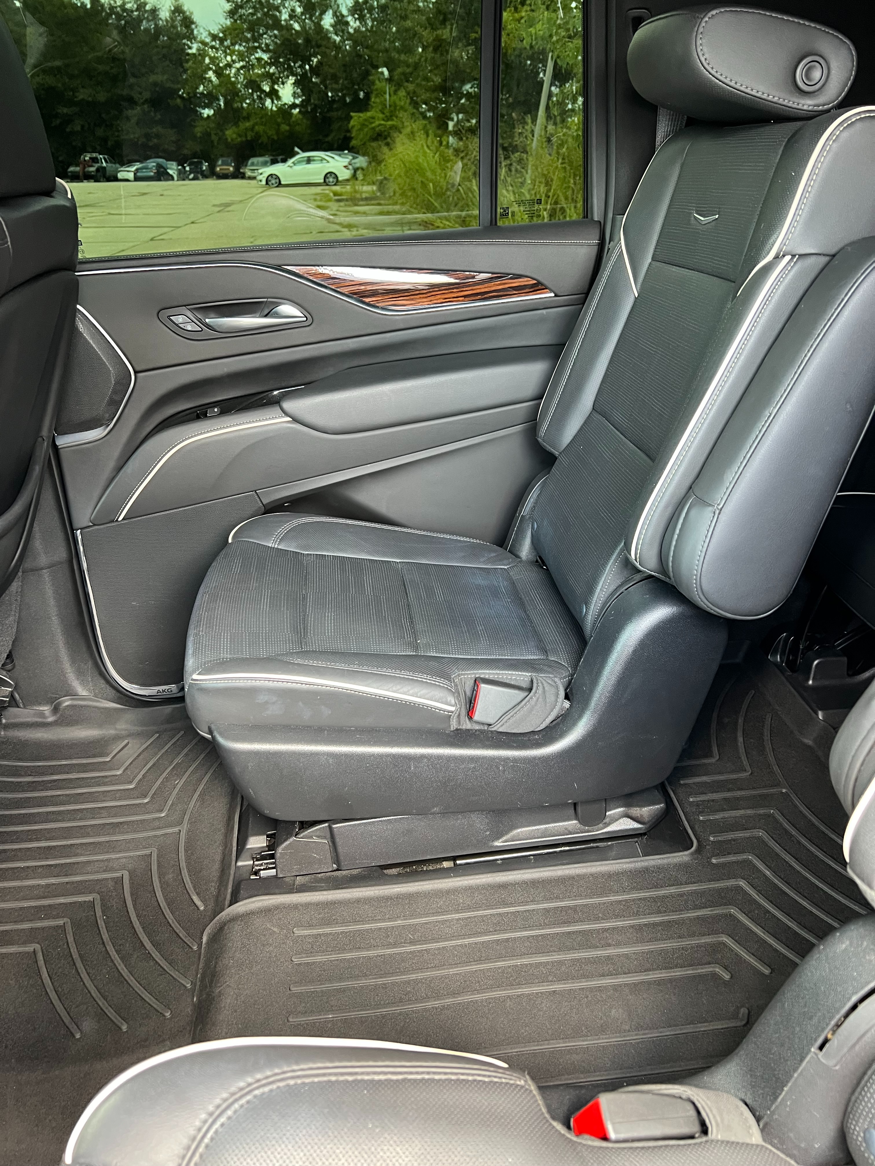 Used 2022 Cadillac Escalade ESV Premium Luxury RWD image 8