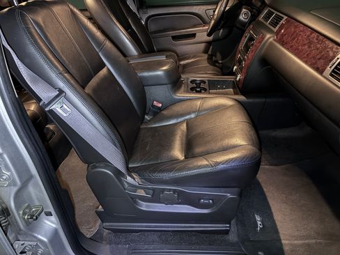 Used 2011 Chevrolet Tahoe 4WD Hybrid image 15