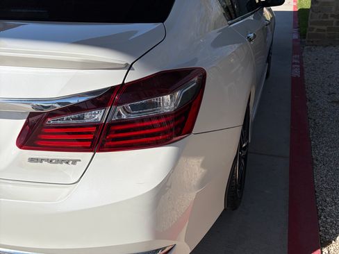 Used 2016 Honda Accord Sport image 10