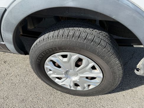 Used 2015 Ford Transit 250 130 Low Roof w/ Exterior Upgrade Package image 15