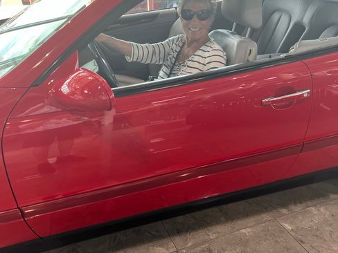 Used 1999 Mercedes-Benz CLK 320 Cabriolet image 1