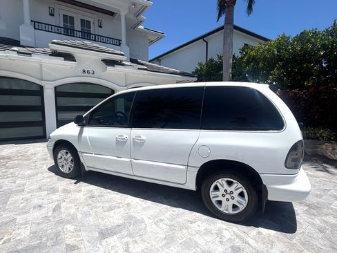 Used 1996 Dodge Caravan ES FWD image 6
