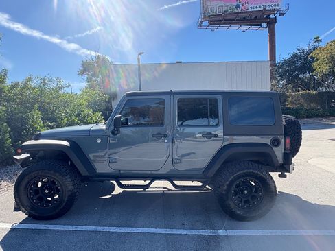 Used 2014 Jeep Wrangler Unlimited Sport image 8