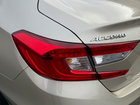 Used 2018 Honda Accord LX image 14