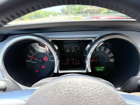 Used 2009 Ford Mustang GT RWD image 10