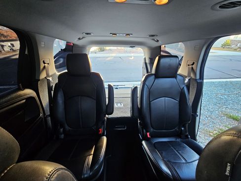 Used 2014 GMC Acadia SLT image 11