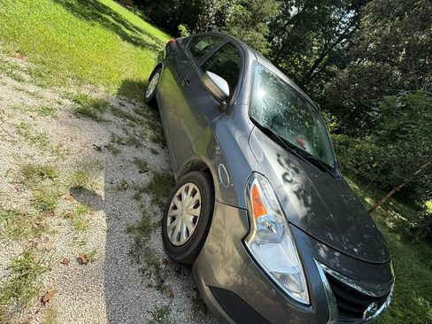 Used 2016 Nissan Versa S Plus FWD image 5