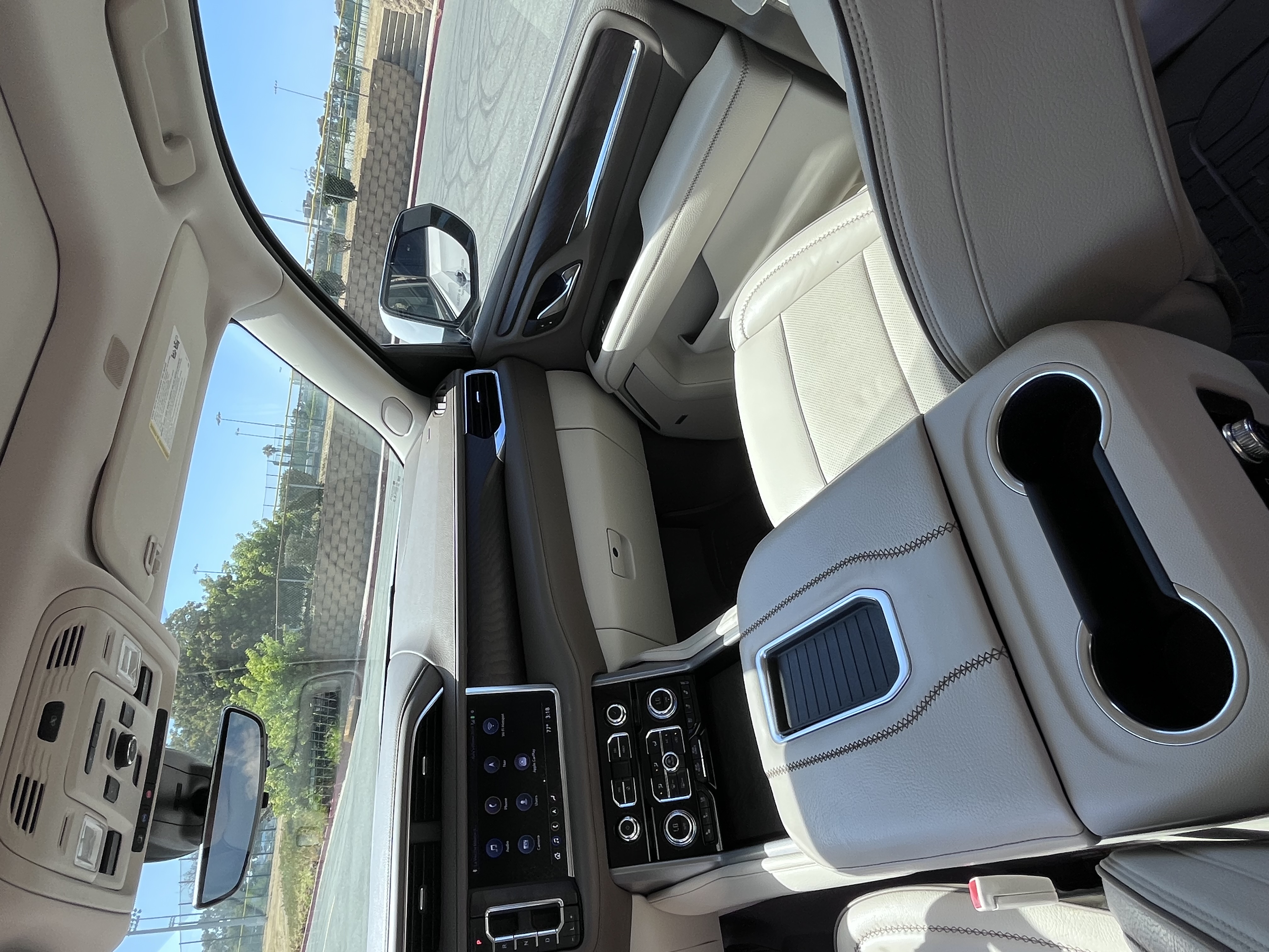 Used 2021 GMC Yukon Denali w/ Denali Premium Package AWD/4WD image 12