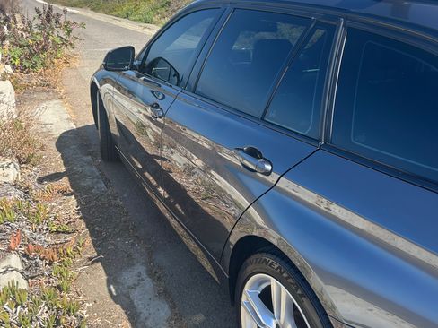 Used 2019 BMW 330i xDrive Wagon w/ M Sport Package AWD/4WD image 9