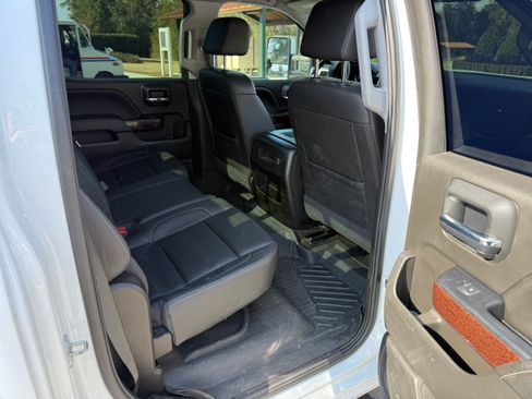 Used 2018 GMC Sierra 1500 SLT w/ Enhanced Driver Alert Package image 13