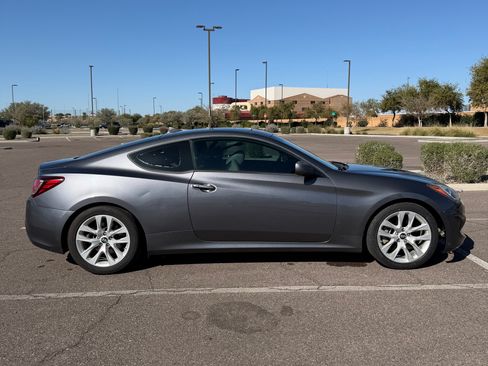 Used 2013 Hyundai Genesis 2.0T image 13