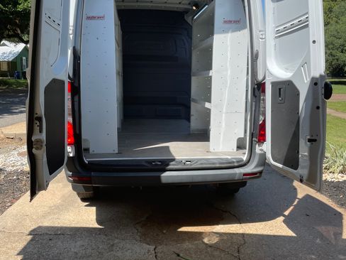 Used 2020 Mercedes-Benz Sprinter 2500 image 9