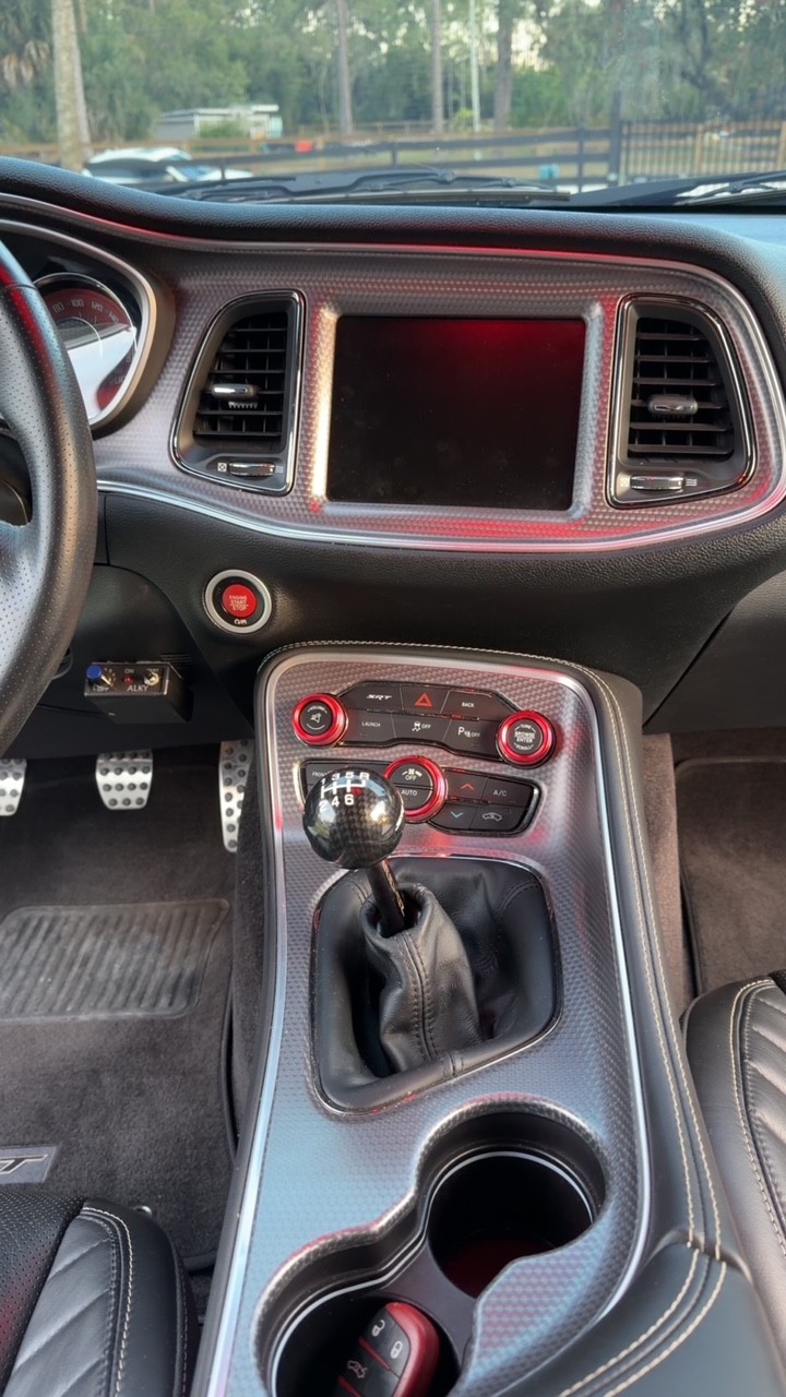 Used 2016 Dodge Challenger SRT Hellcat RWD image 13