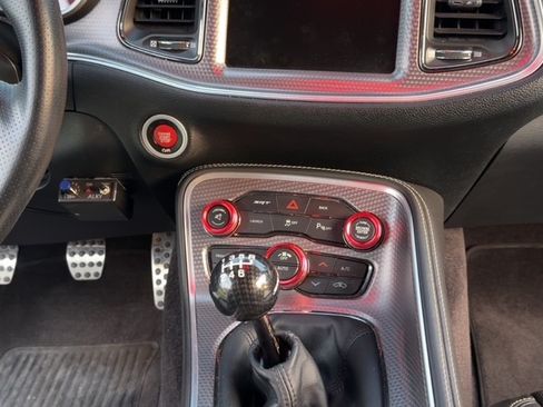 Used 2016 Dodge Challenger SRT Hellcat RWD image 13